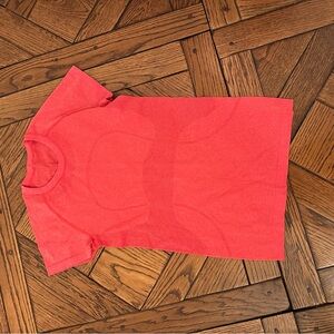 lululemon athletica Red Short Sleeve Tee